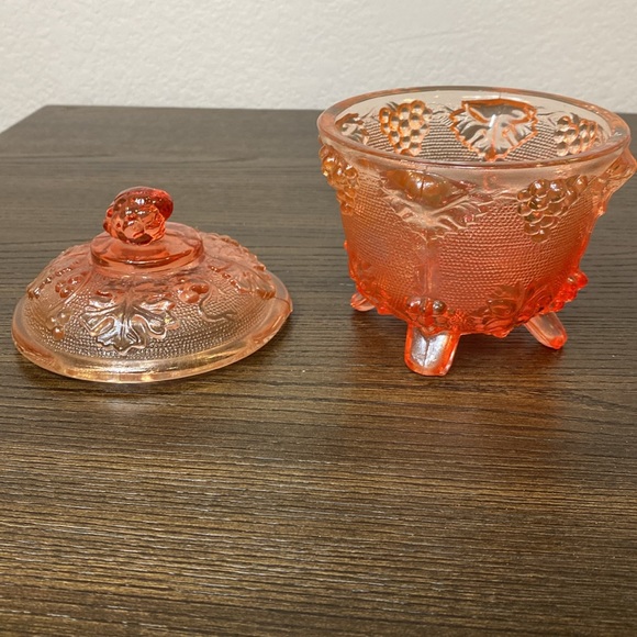 Vintage Pink Jeanette Glass Lidded Compote Candy Dish Collectible - Picture 5 of 7